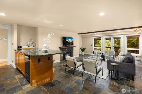 8619 NE 24th Street Clyde Hill WA 98004