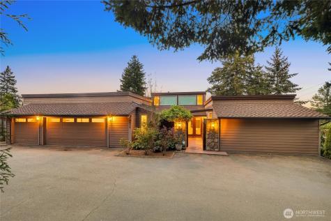 8619 NE 24th Street Clyde Hill WA 98004