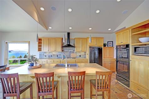 1081 Morgan Way Camano Island WA 98282
