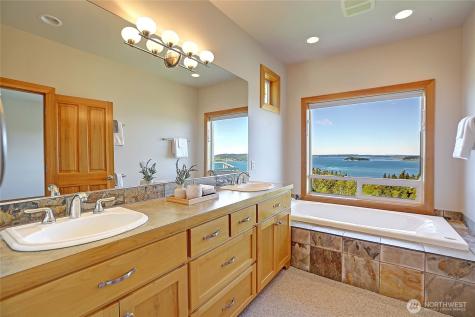 1081 Morgan Way Camano Island WA 98282