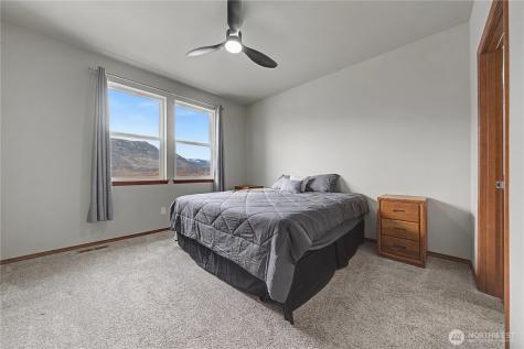 436 Hammond Lane Rock Island WA 98850