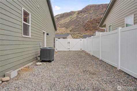 436 Hammond Lane Rock Island WA 98850