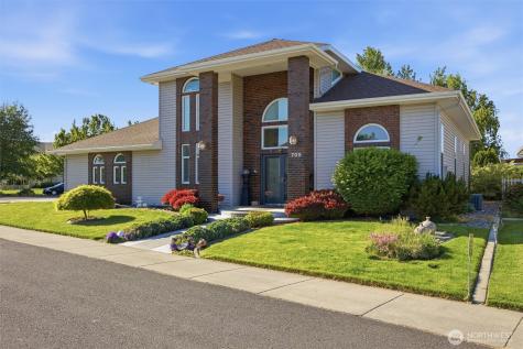 709 SE Songbird Lane College Place WA 99324