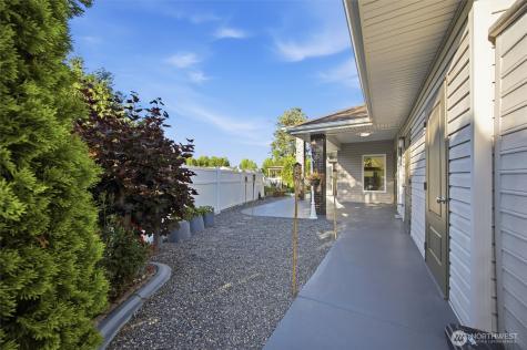 709 SE Songbird Lane College Place WA 99324
