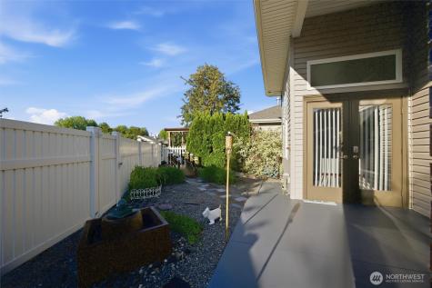 709 SE Songbird Lane College Place WA 99324