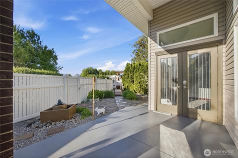 709 SE Songbird Lane College Place WA 99324