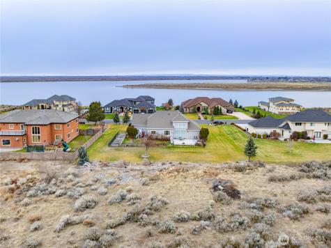 7298 Dune Lake Road SE Moses Lake WA 98837