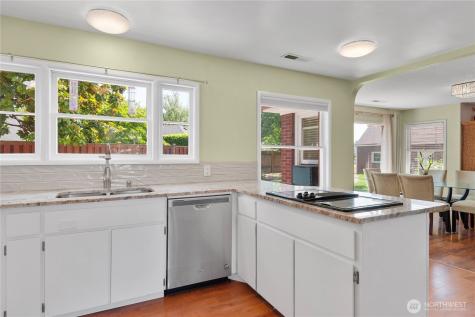 2615 Ocean Beach Highway Longview WA 98632