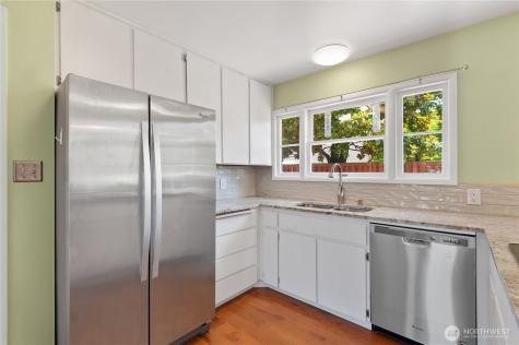 2615 Ocean Beach Highway Longview WA 98632
