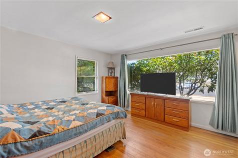 2615 Ocean Beach Highway Longview WA 98632