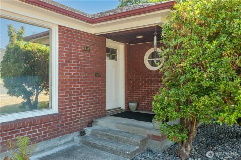 2615 Ocean Beach Highway Longview WA 98632