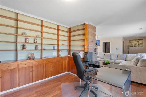 2615 Ocean Beach Highway Longview WA 98632