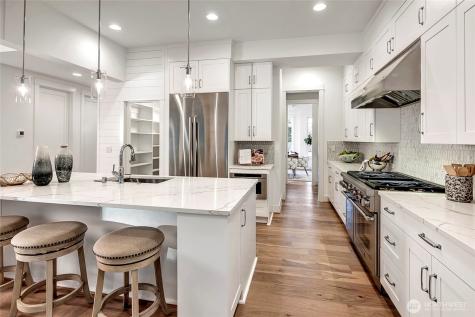 15033 SE 44th Street Bellevue WA 98006