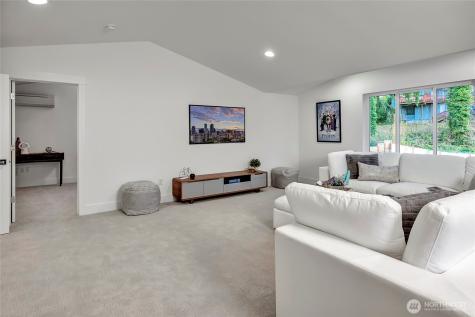 15033 SE 44th Street Bellevue WA 98006