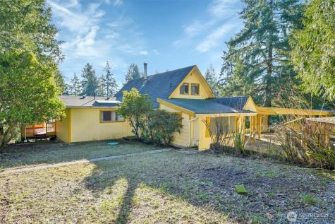 22115 Maple Drive NW Lakebay WA 98349