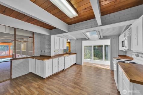 22115 Maple Drive NW Lakebay WA 98349