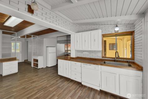 22115 Maple Drive NW Lakebay WA 98349