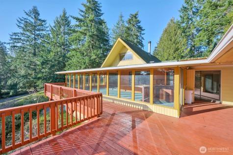22115 Maple Drive NW Lakebay WA 98349