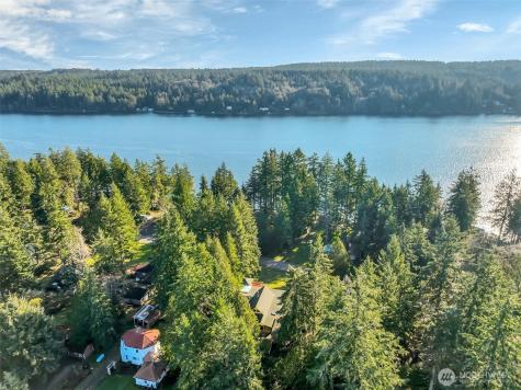 22115 Maple Drive NW Lakebay WA 98349