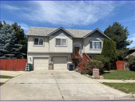 2202 Stephanie Brooke Wenatchee WA 98801