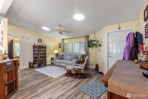 818 82nd Street E Tacoma WA 98404