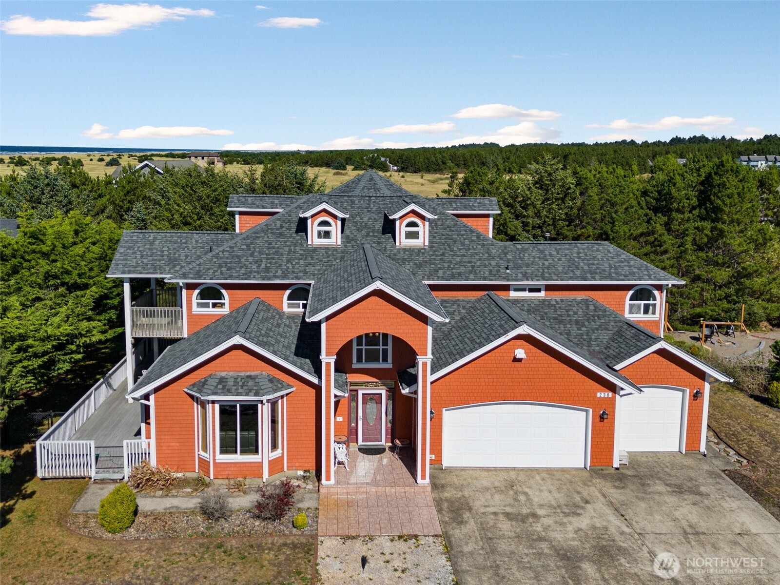 238 25th Street NW Long Beach WA 98631
