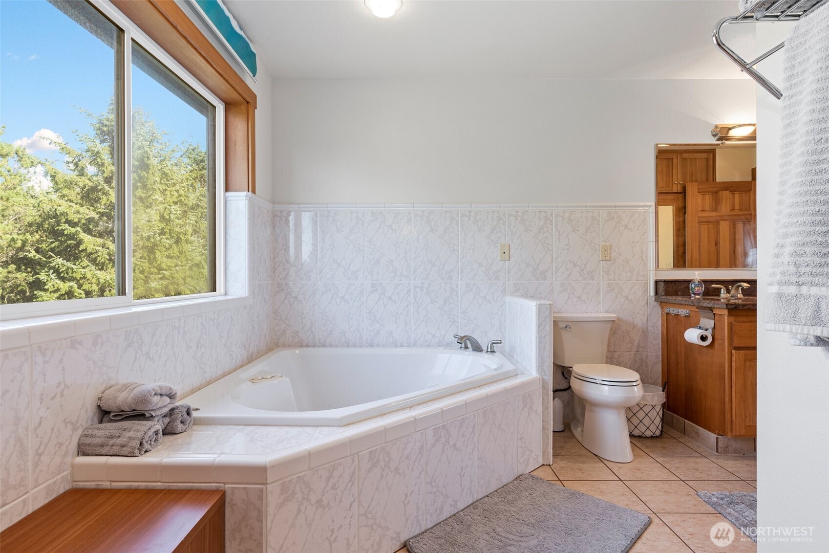 238 25th Street NW Long Beach WA 98631