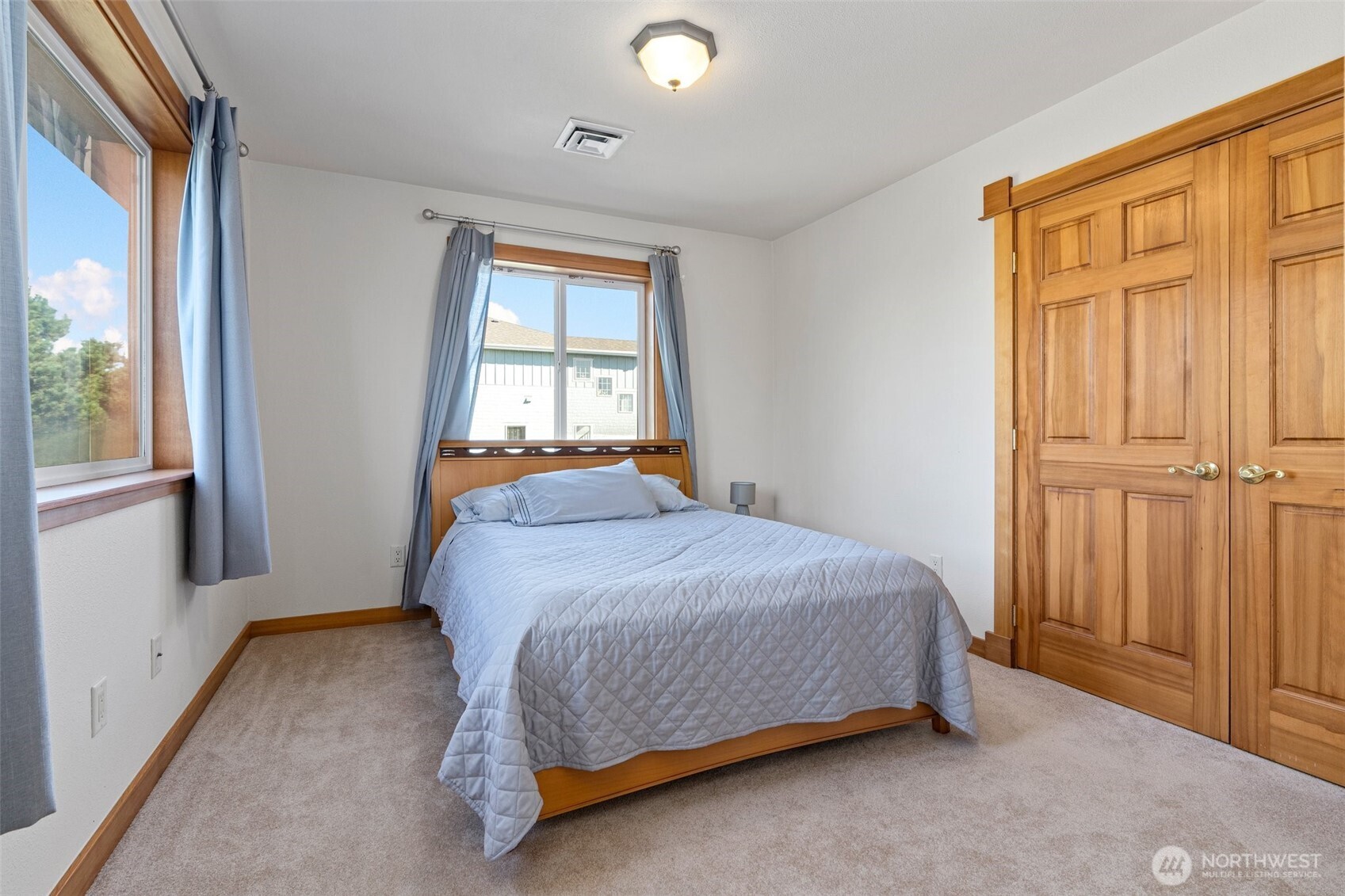 238 25th Street NW Long Beach WA 98631