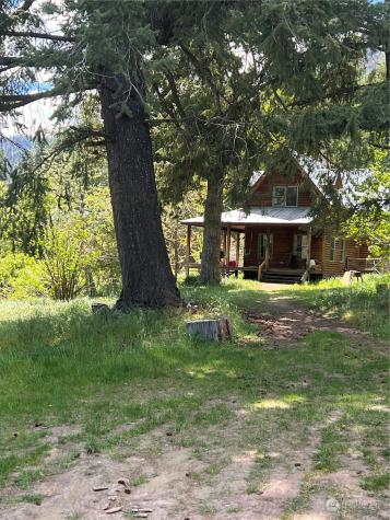 15 Lucky Jim Lane Winthrop WA 98862