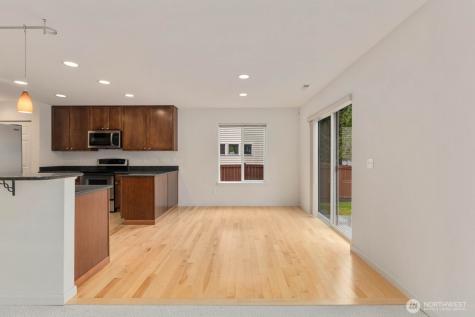 207 Edmonds Place NE Renton WA 98056