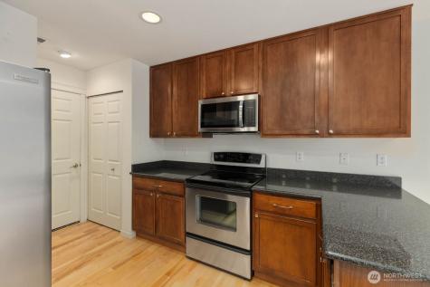 207 Edmonds Place NE Renton WA 98056