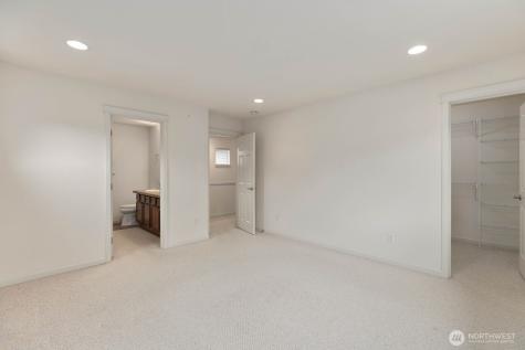 207 Edmonds Place NE Renton WA 98056