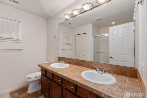 207 Edmonds Place NE Renton WA 98056