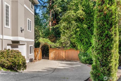 4952 160th Court SE Bellevue WA 98006