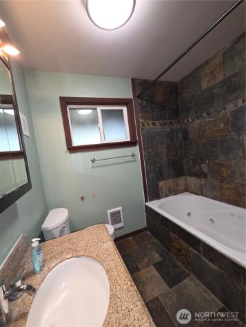 1207 E 121st Street Tacoma WA 98445