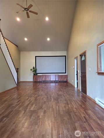1207 E 121st Street Tacoma WA 98445