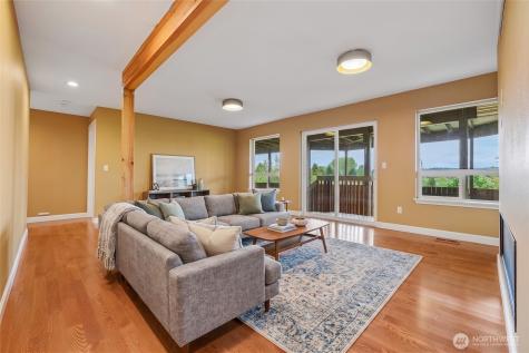 709 22nd Street SW Puyallup WA 98371