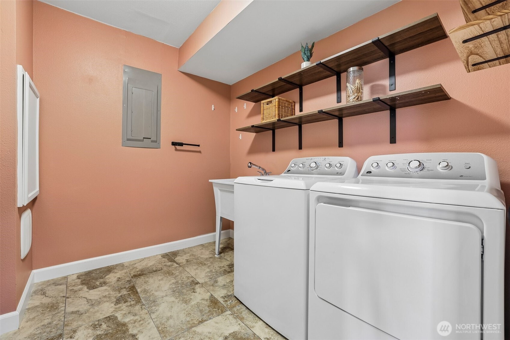 709 22nd Street SW Puyallup WA 98371