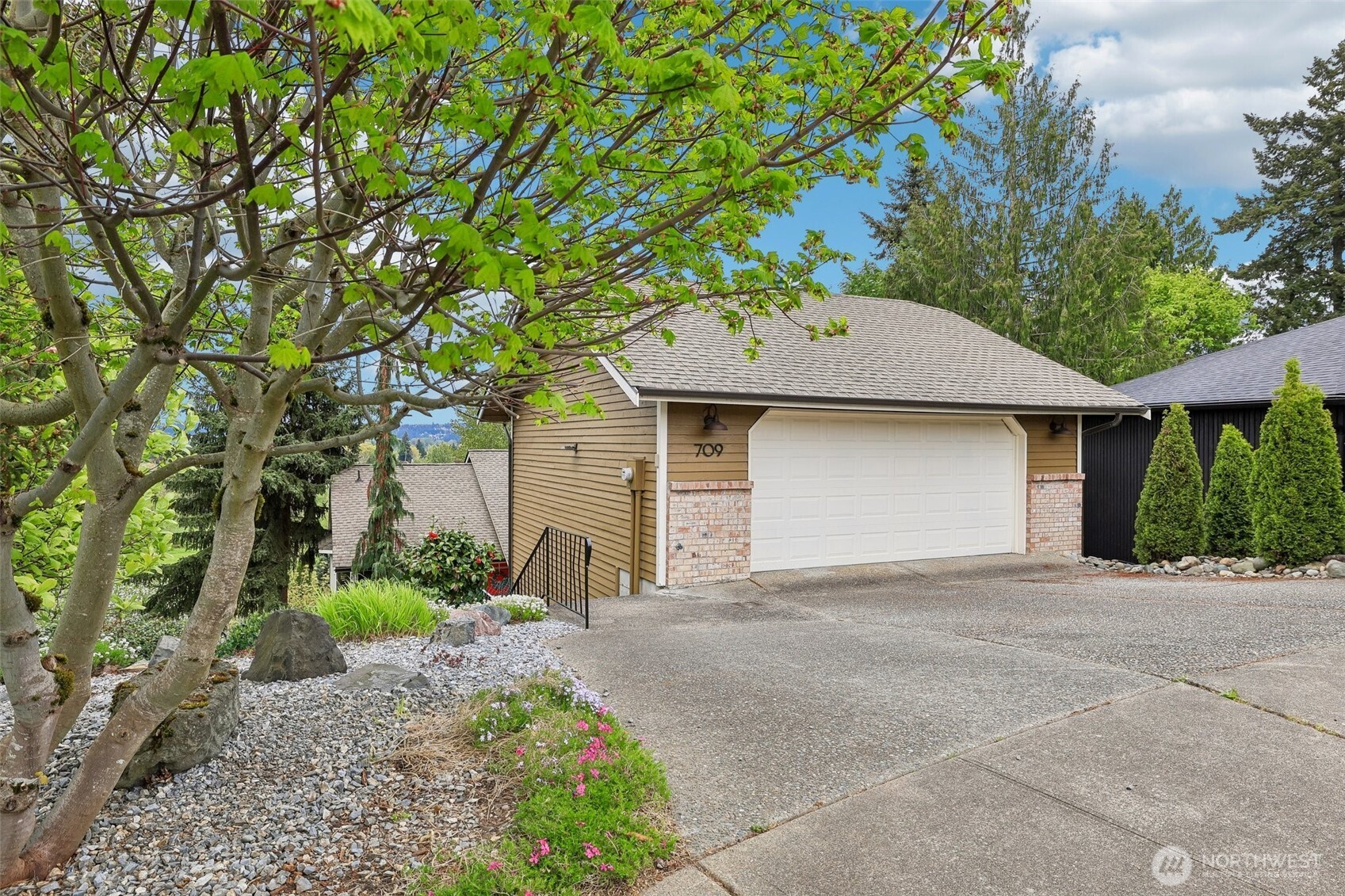 709 22nd Street SW Puyallup WA 98371