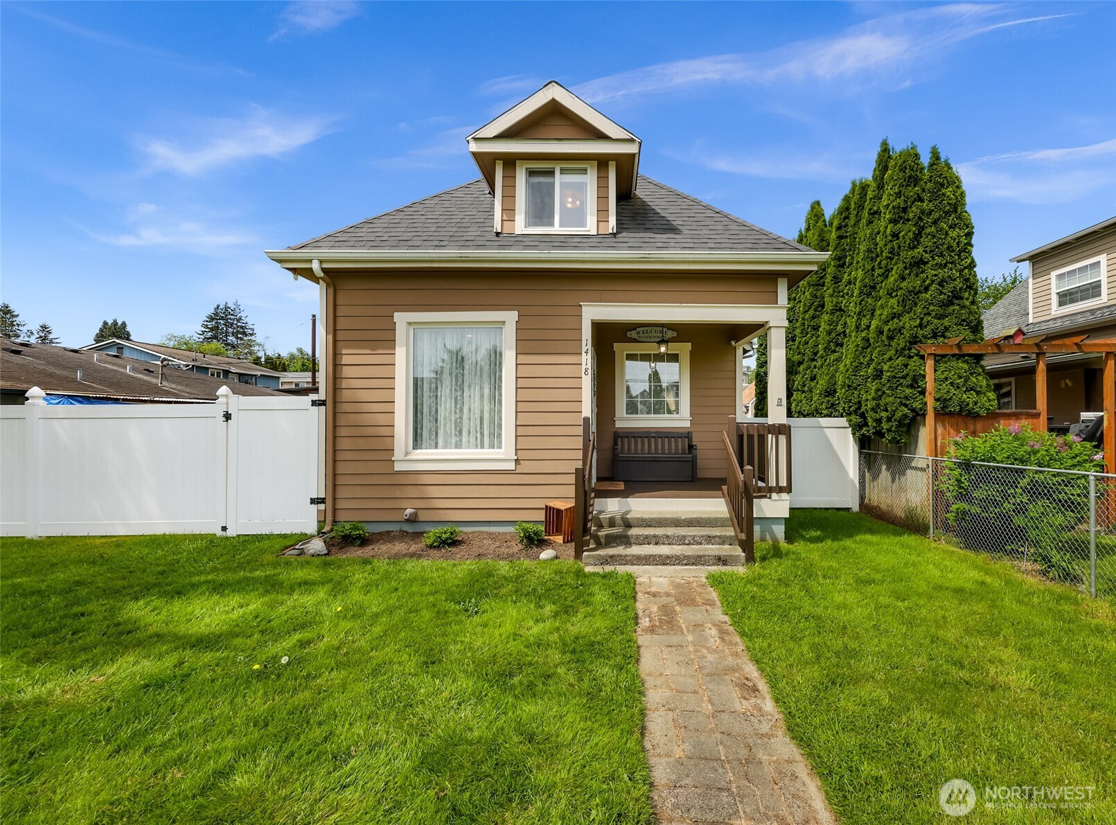 1418 Maple Street Everett WA 98201