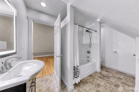 1418 Maple Street Everett WA 98201