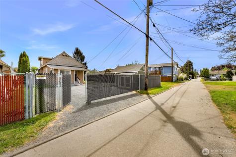 1418 Maple Street Everett WA 98201