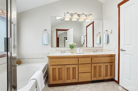 2447 NW 62nd Street Seattle WA 98107