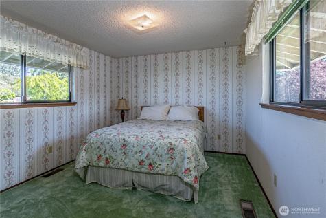 8926 51st Street W University Place WA 98467