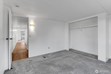 25739 135th Avenue SE Kent WA 98042