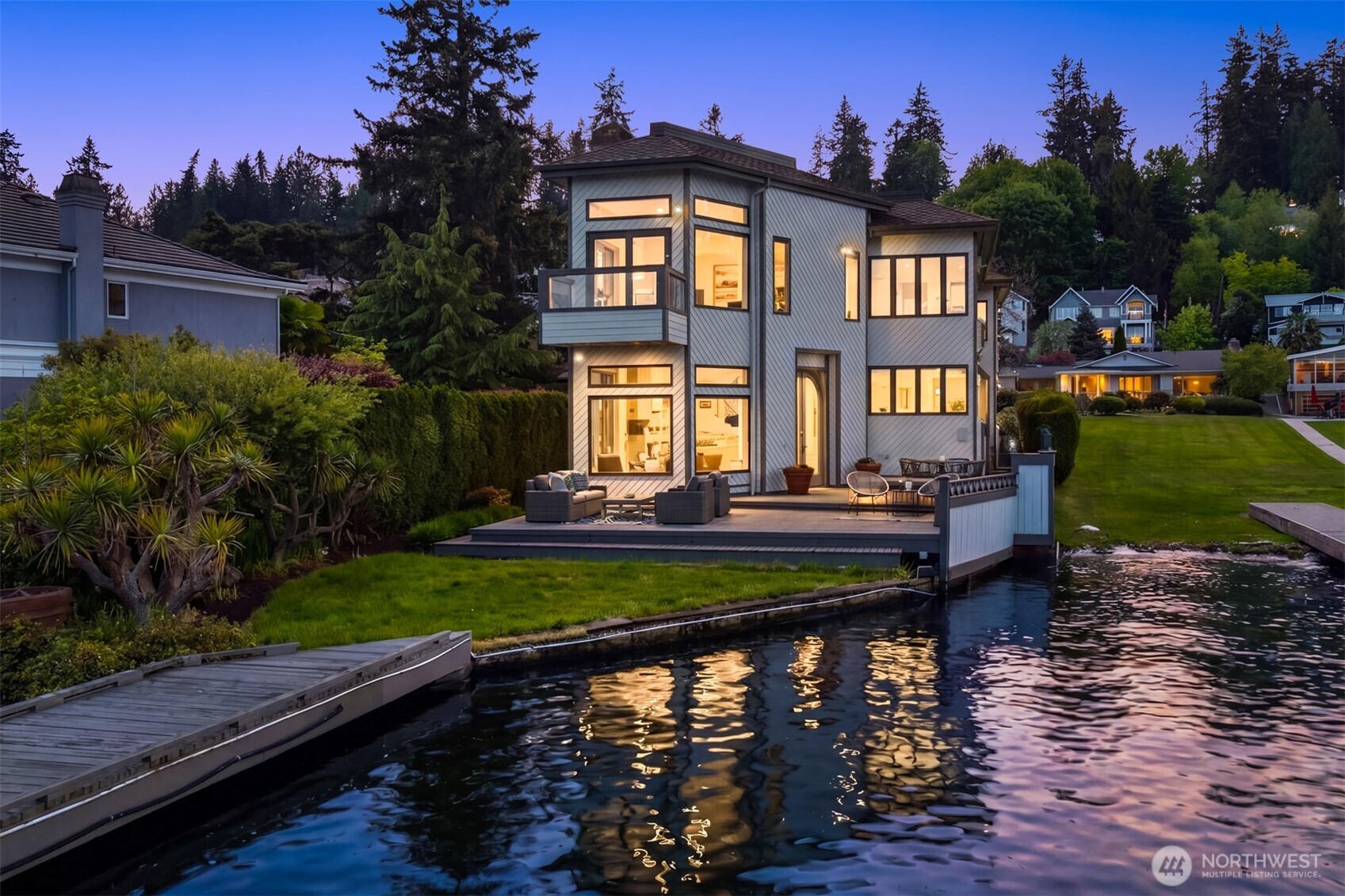 8503 NE Juanita Drive Kirkland WA 98034