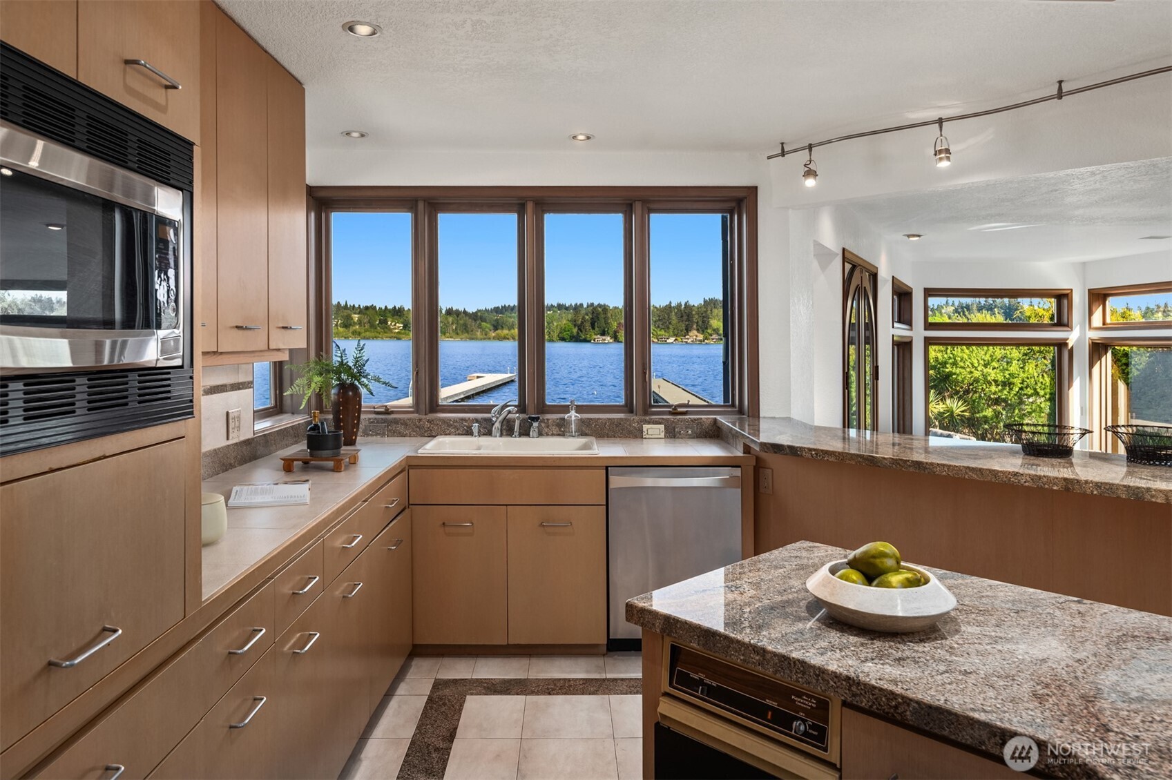 8503 NE Juanita Drive Kirkland WA 98034