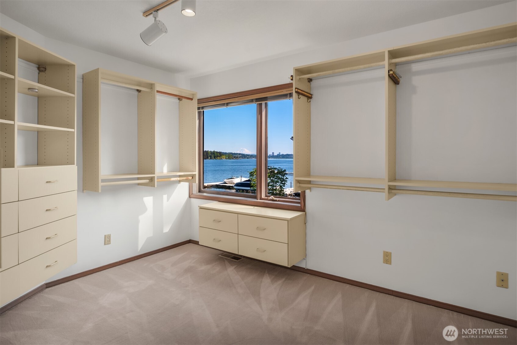 8503 NE Juanita Drive Kirkland WA 98034