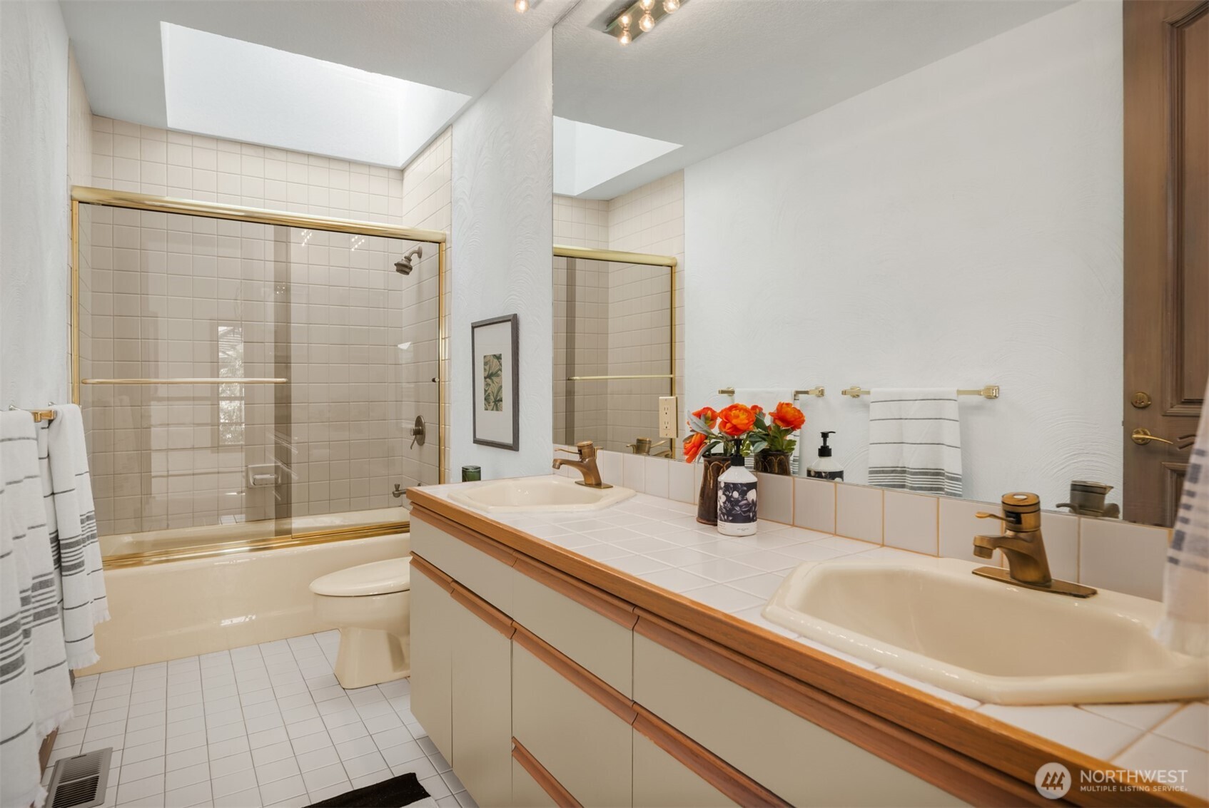8503 NE Juanita Drive Kirkland WA 98034