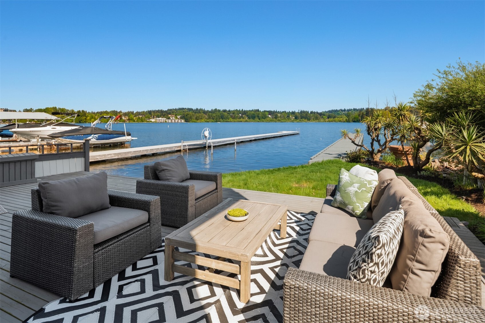 8503 NE Juanita Drive Kirkland WA 98034